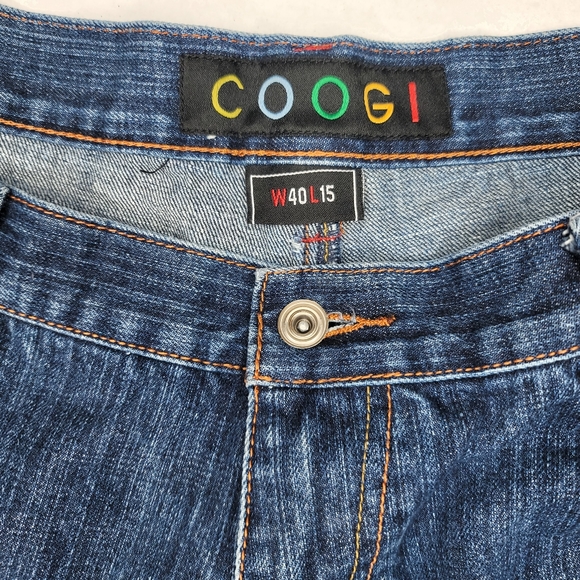 COOGI embroidered mens flame shorts size 40W 15L - Picture 3 of 6